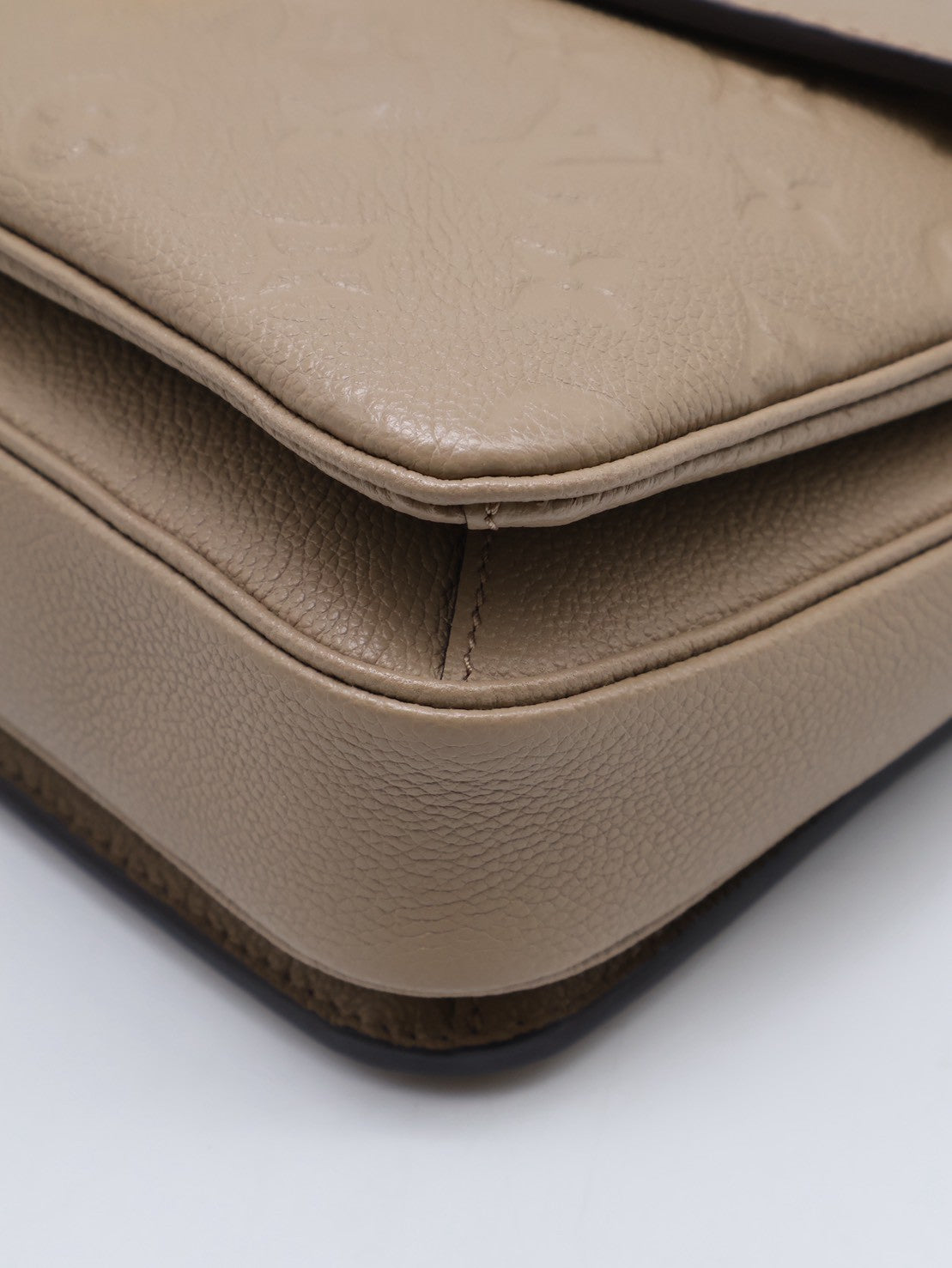 LOUIS VUITTON Pochette Metis郵差包 - 米