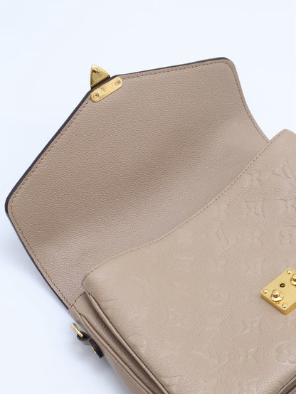 LOUIS VUITTON Pochette Metis郵差包 - 米