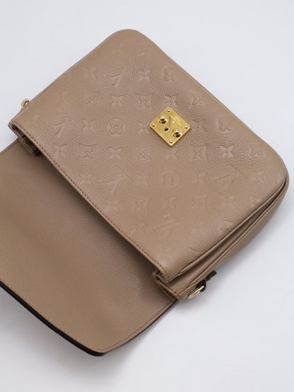 LOUIS VUITTON Pochette Metis郵差包 - 米