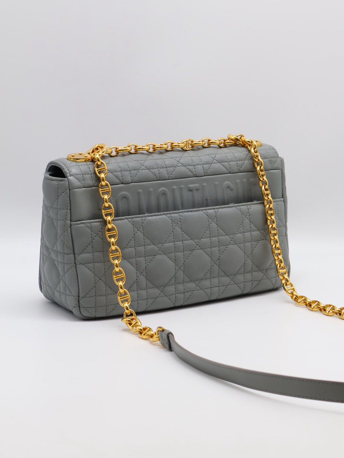 DIOR Caro藤格紋斜背包 - 中號灰金