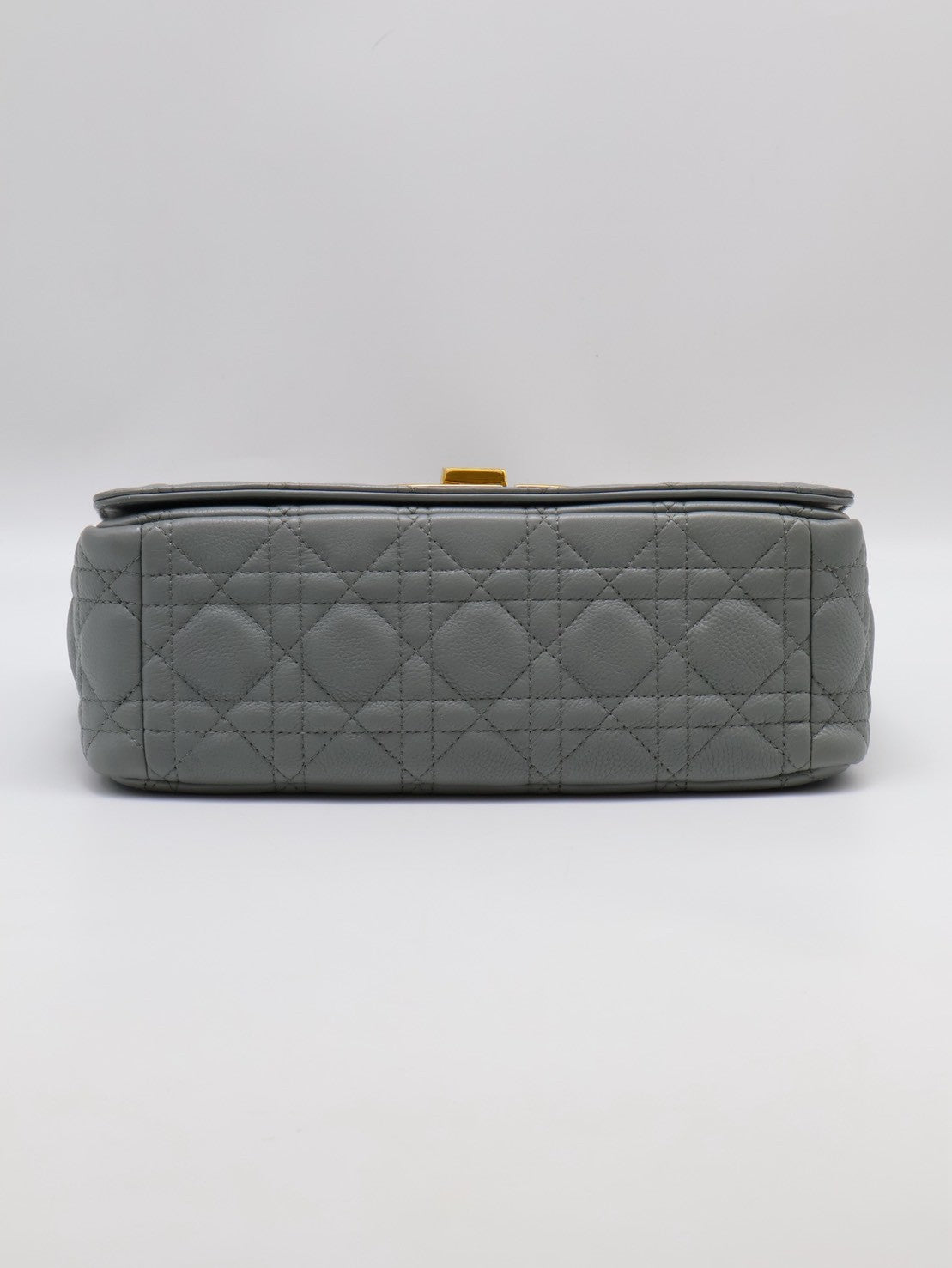 DIOR Caro藤格紋斜背包 - 中號灰金