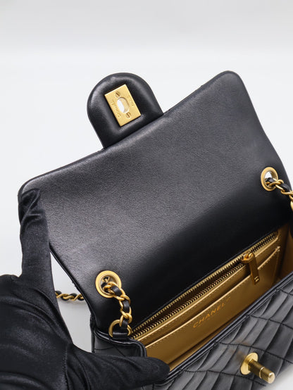 CHANEL 經典口蓋包Mini CF20 - 金球黑金