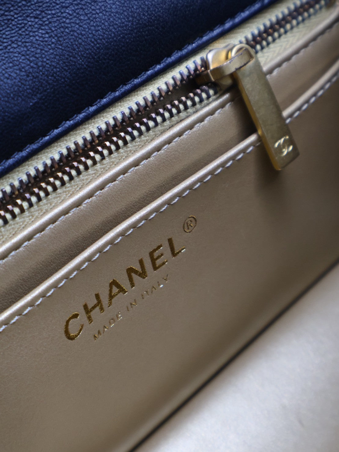 CHANEL 經典口蓋包Mini CF20 - 金球黑金