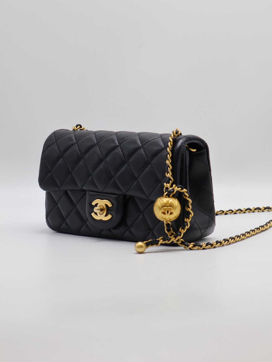 CHANEL 經典口蓋包Mini CF20 - 金球黑金