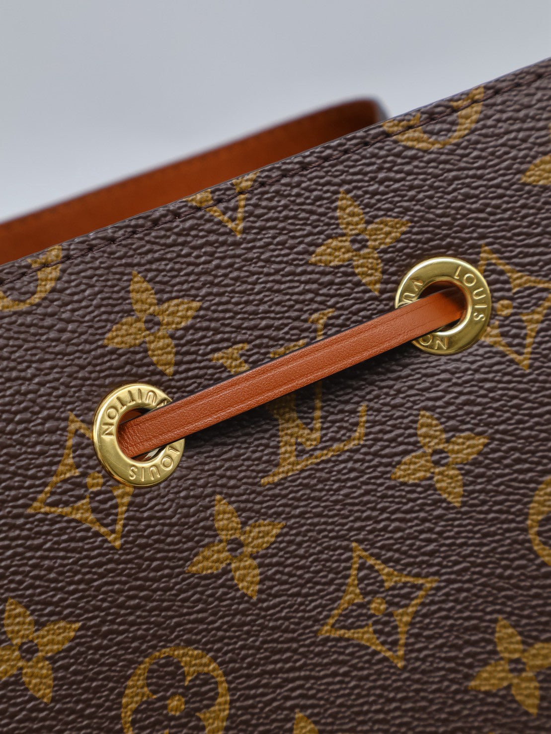 LOUIS VUITTON Neonoe水桶包 - MM棕