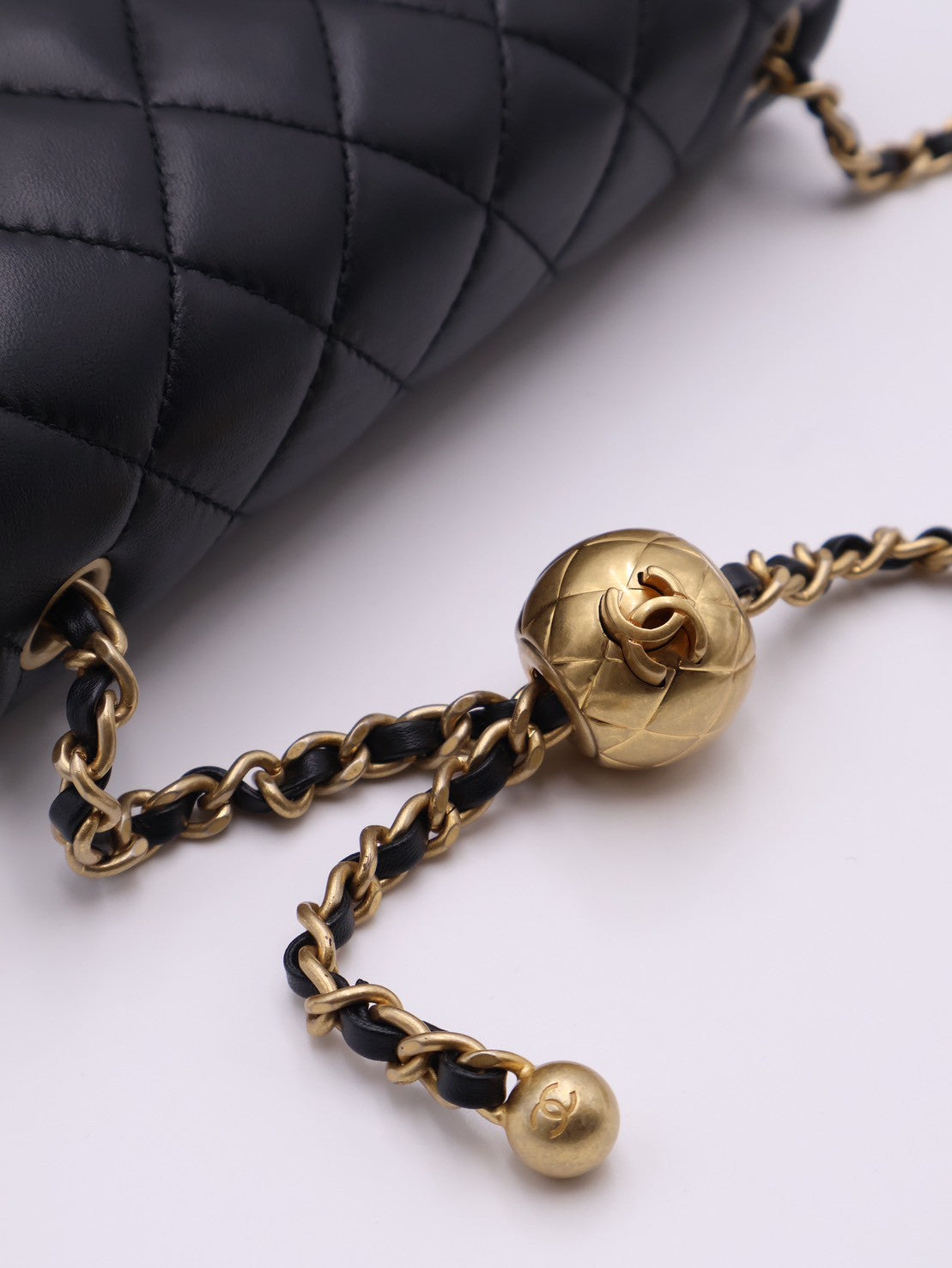 CHANEL 經典口蓋包Mini CF20 - 金球黑金