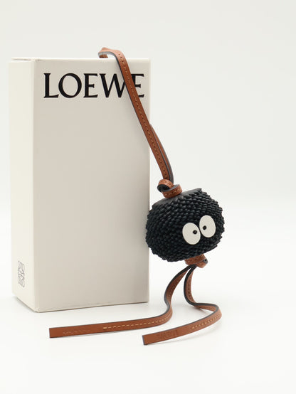 LOEWE X 神隱少女聯名系列煤炭精靈吊飾