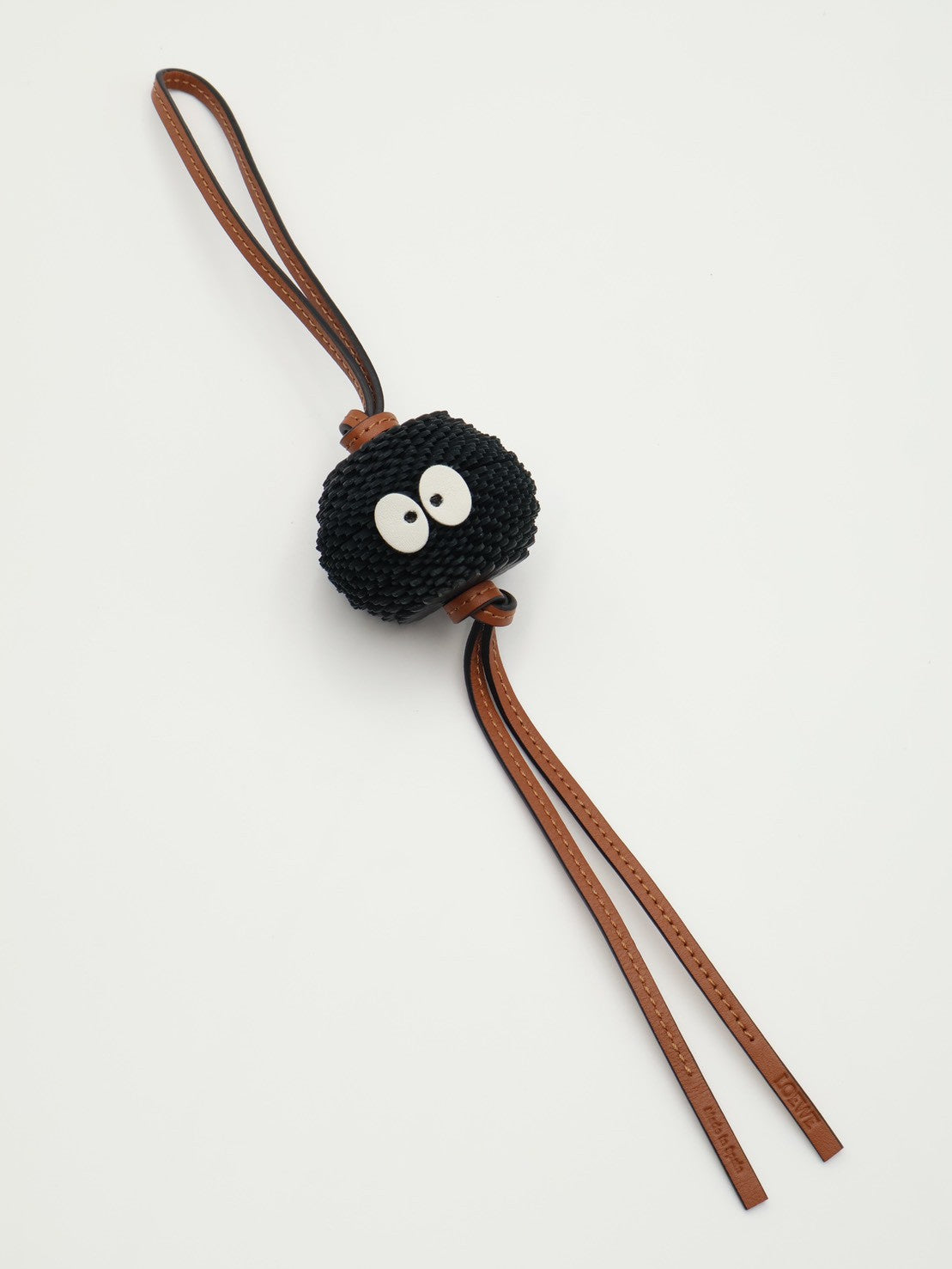 LOEWE X 神隱少女聯名系列煤炭精靈吊飾