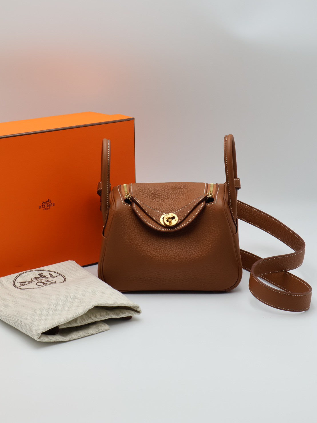 HERMES Mini Lindy - Gold 37 金棕金 U