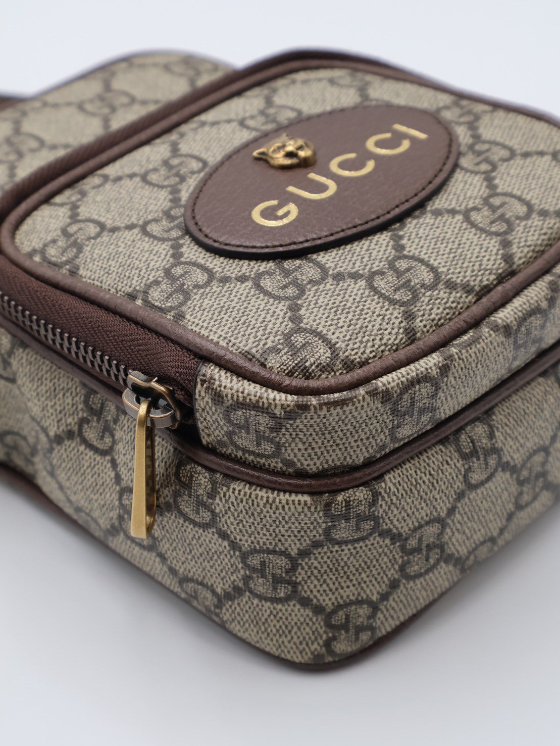 GUCCI Neo Vintage Supreme老花斜背包