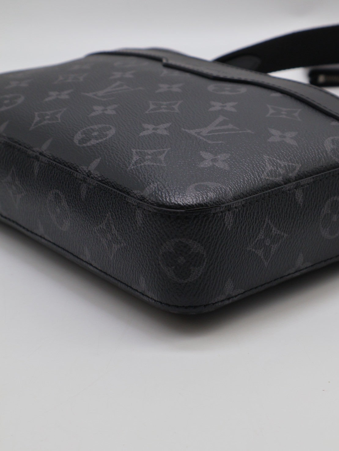 LOUIS VUITTON Trio三合一黑武士郵差包