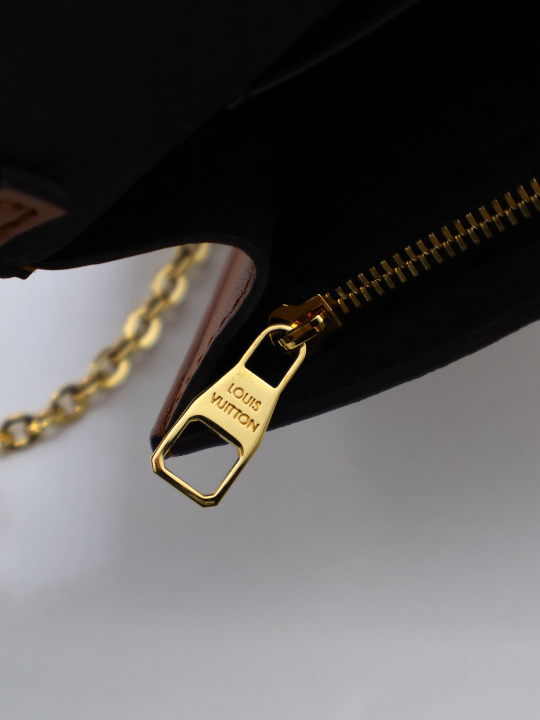 LOUIS VUITTON Dauphine達芙妮鍊帶小包