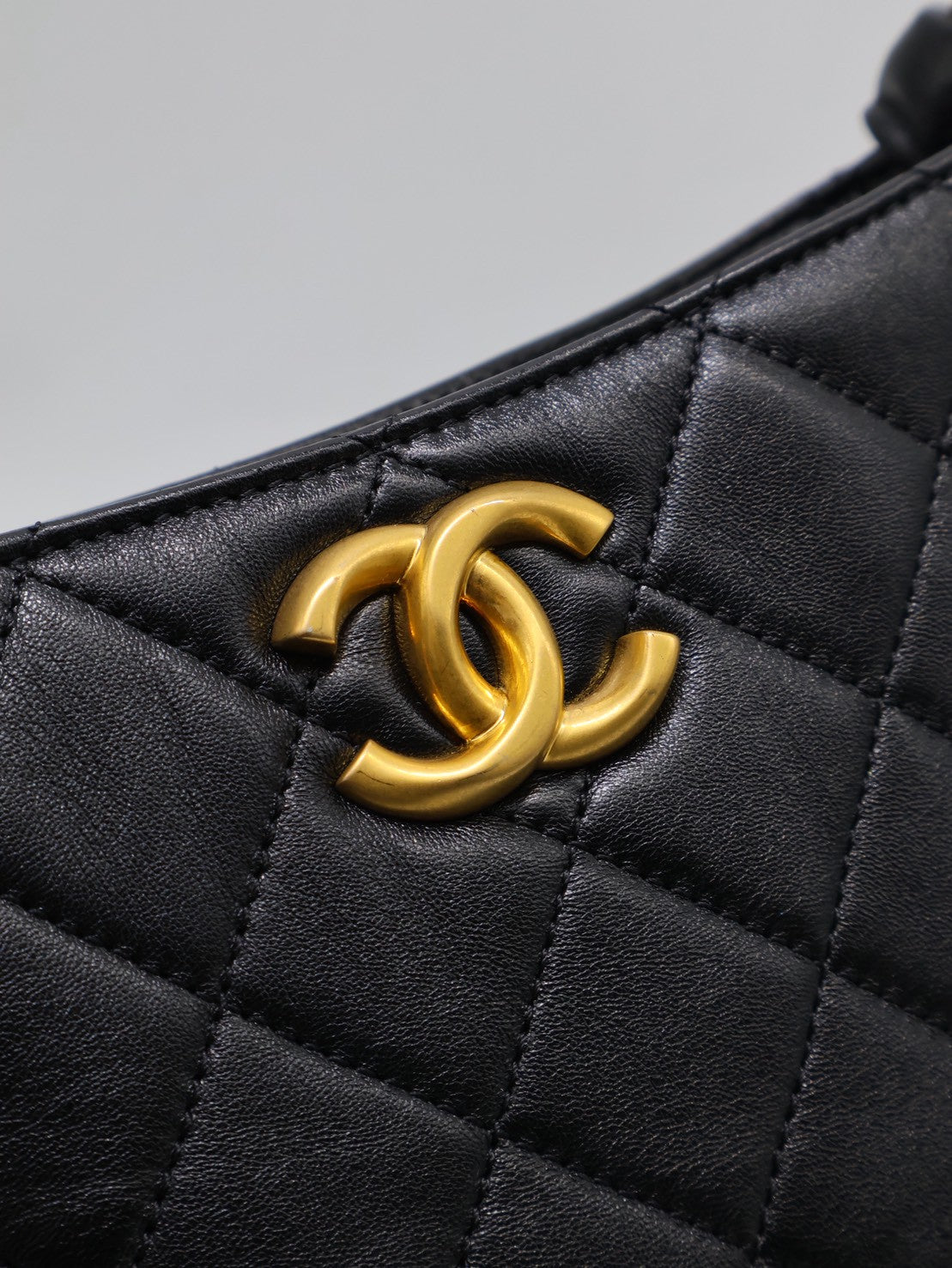 CHANEL 24S嬉皮單肩Hobo - 黑金