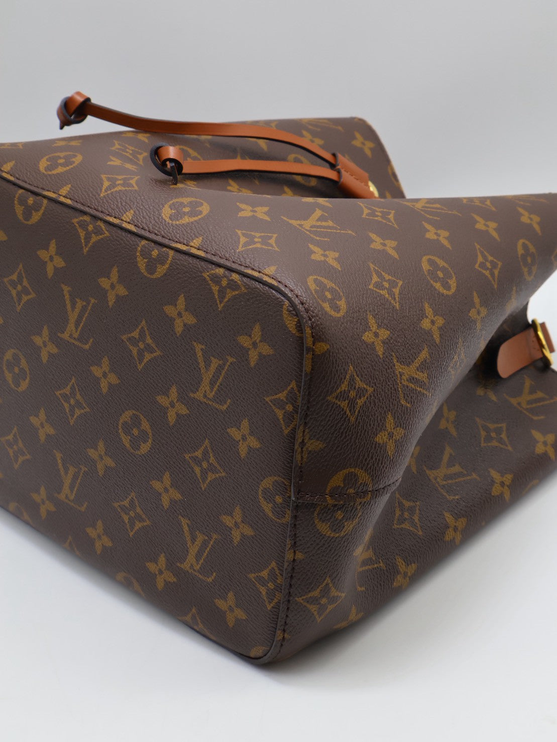 LOUIS VUITTON Neonoe水桶包 - MM棕