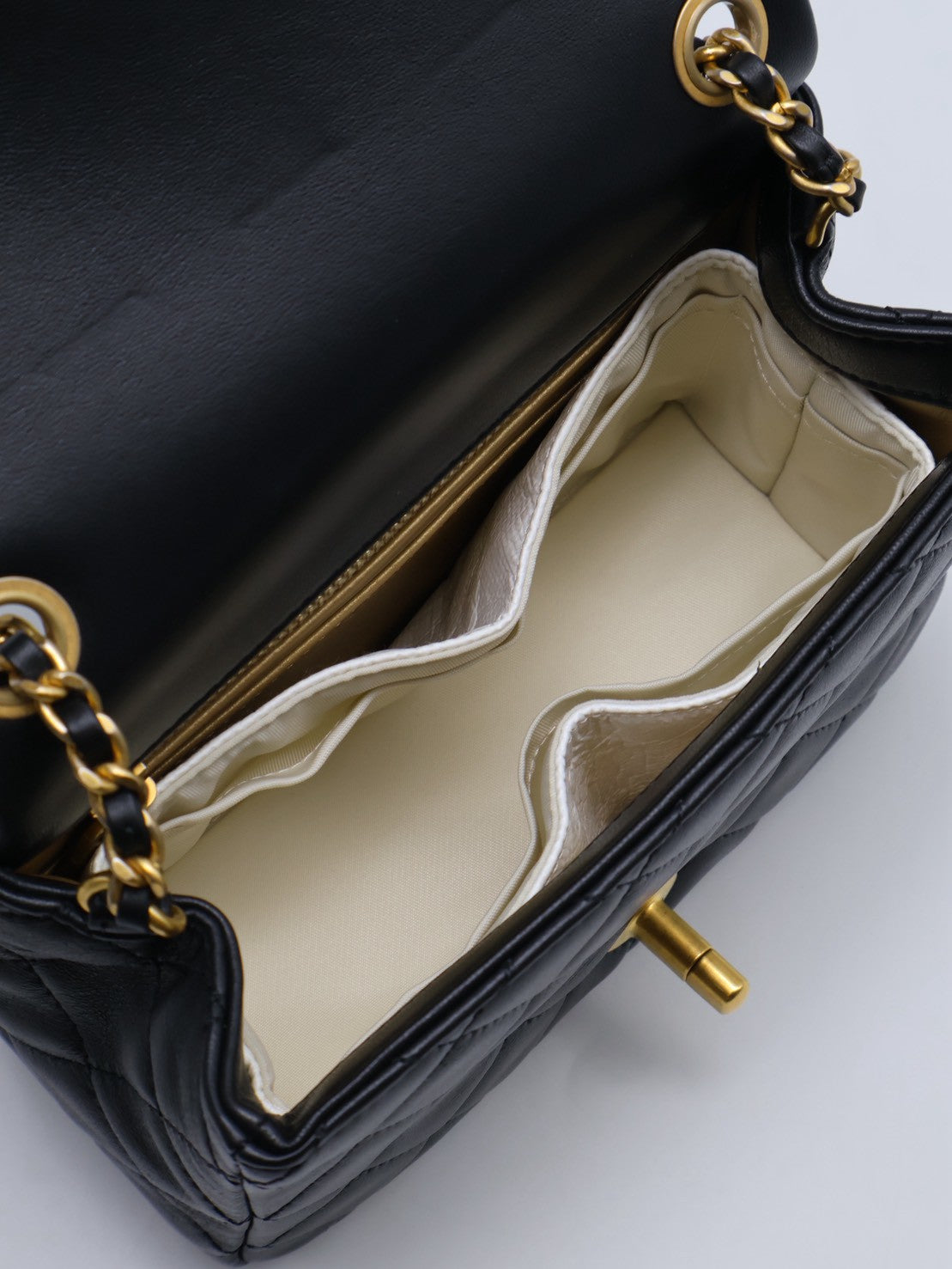CHANEL 經典口蓋包方胖子 17 - 金球黑金