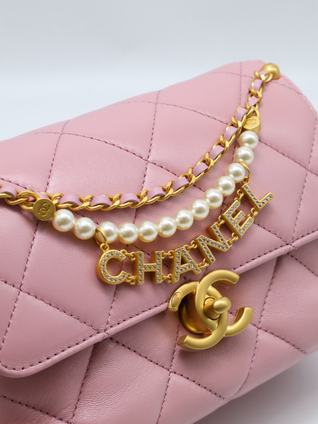 CHANEL 24A珍珠字母鍊方胖子 20 - 粉金