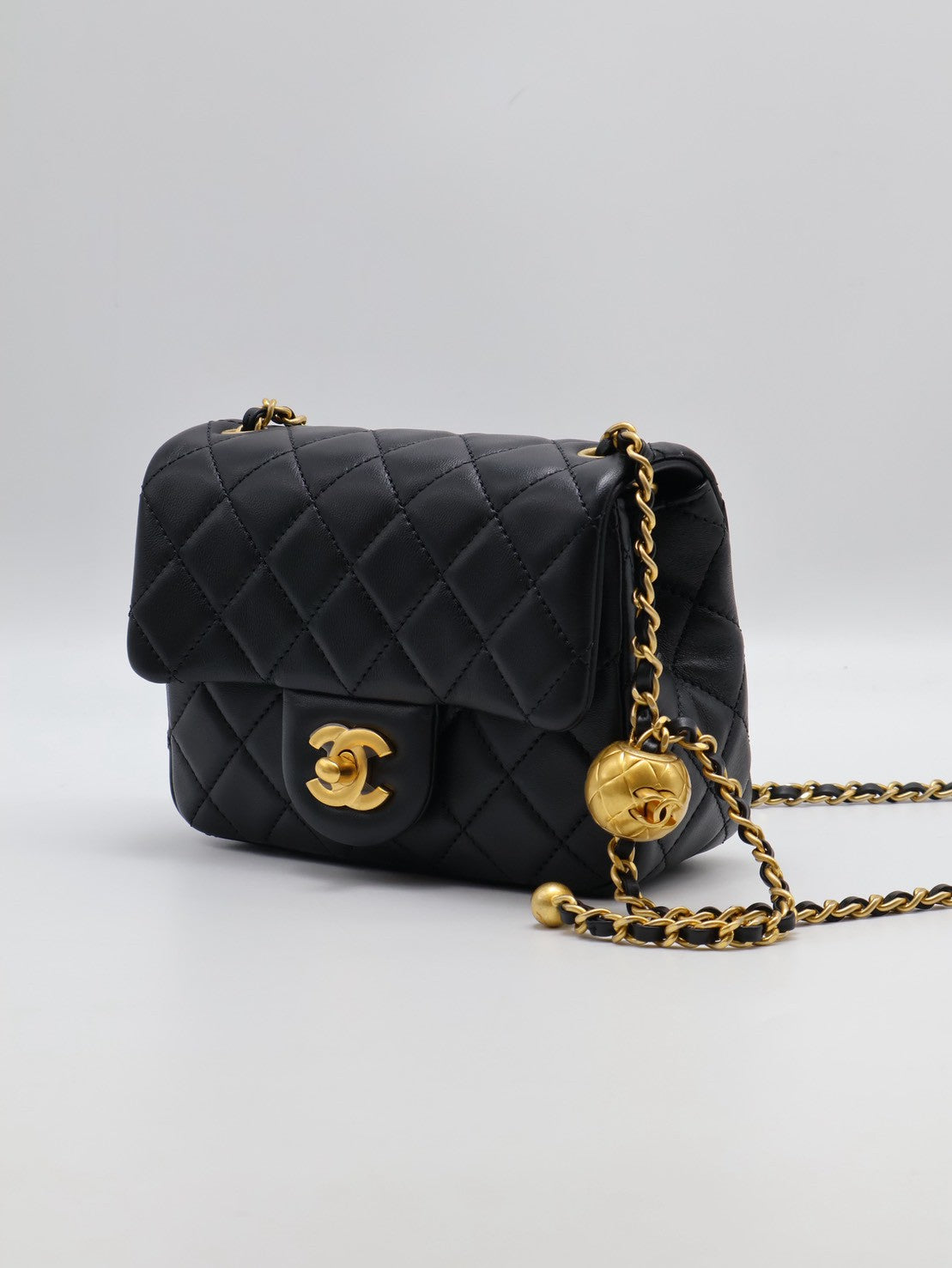 CHANEL 經典口蓋包方胖子 17 - 金球黑金