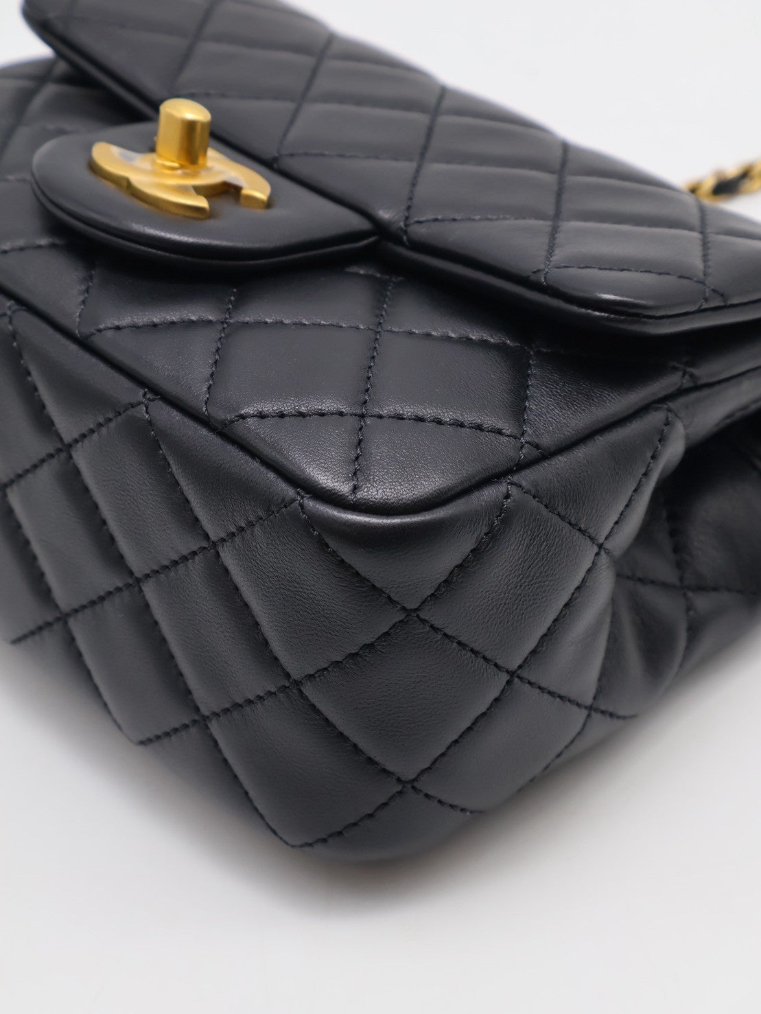 CHANEL 經典口蓋包方胖子 17 - 金球黑金