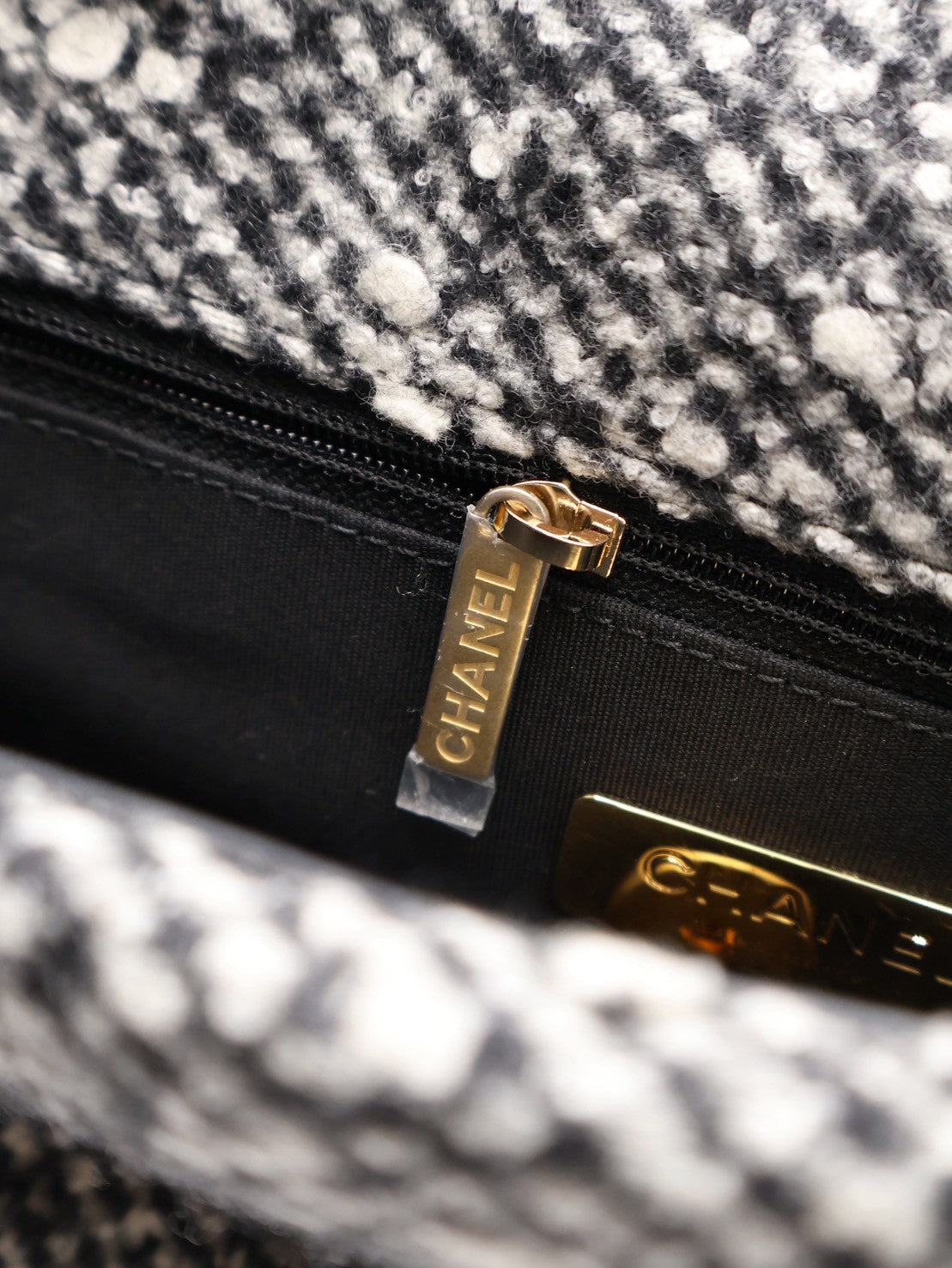 CHANEL 19 Bag 菱格紋手提肩背包 26 - 毛呢金