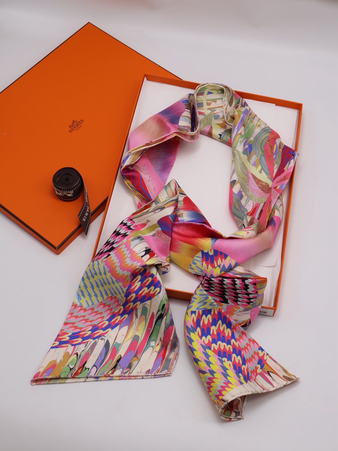 HERMES 日式手製雲石紋綢長絲巾