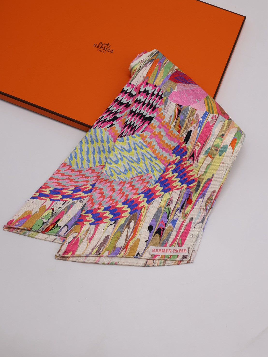 HERMES 日式手製雲石紋綢長絲巾