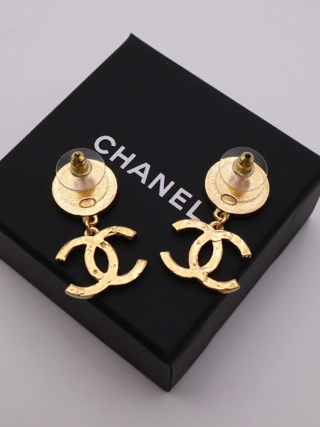CHANEL 24C熔岩雙C吊墜耳環