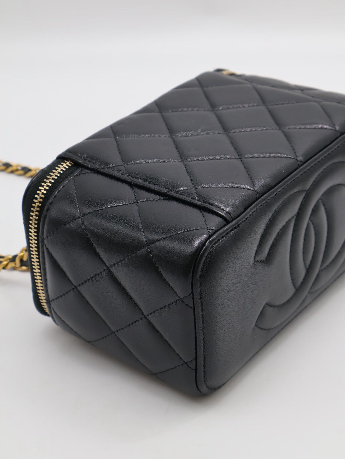 CHANEL 金球羊皮長盒子 - 黑金