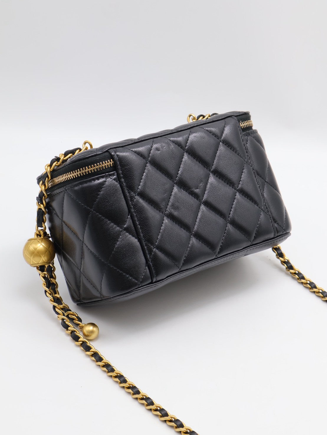 CHANEL 金球羊皮長盒子 - 黑金