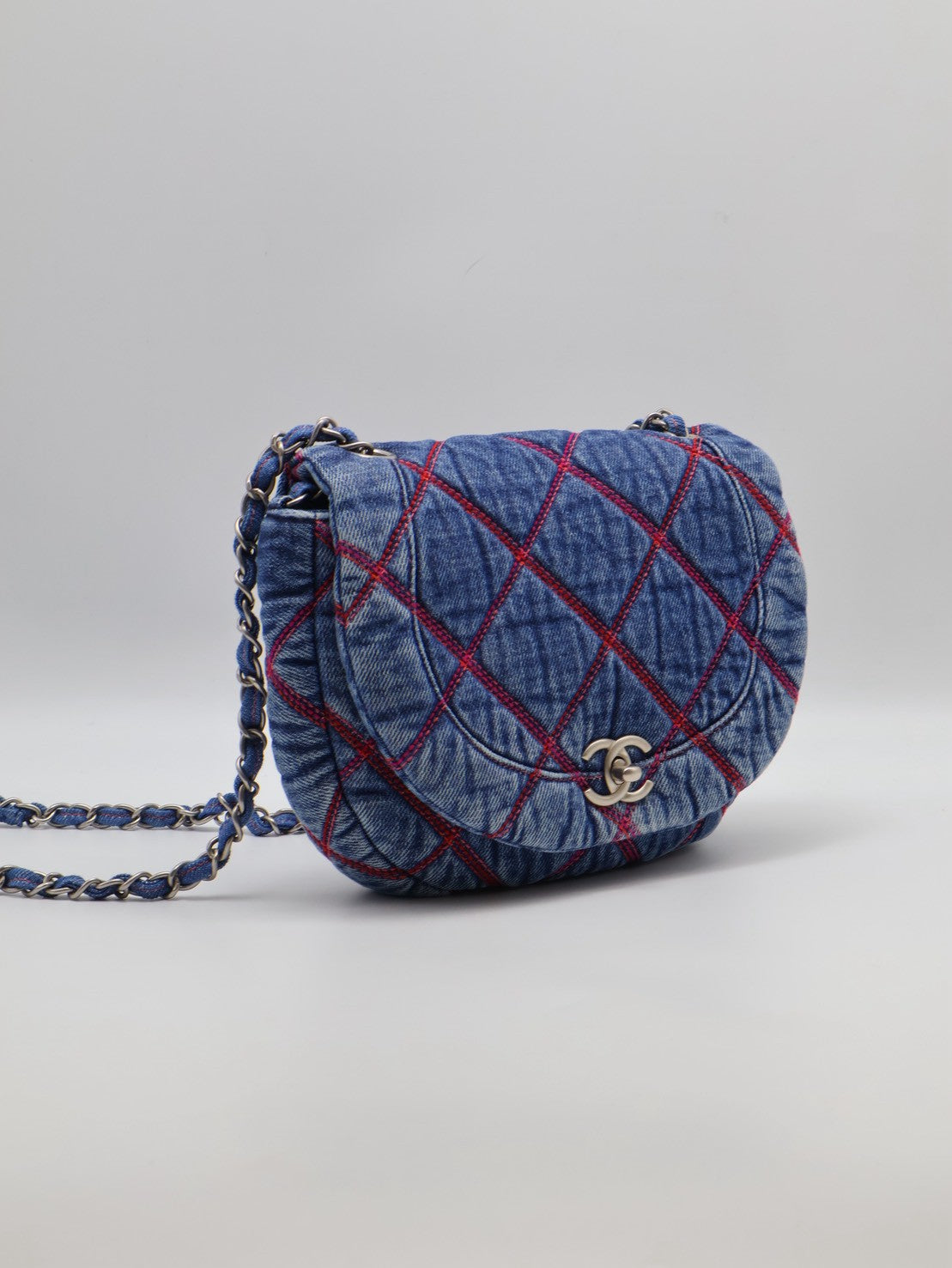 CHANEL 菱格紋牛仔馬鞍包