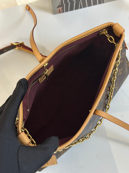 LOUIS VUITTON Carryall BB