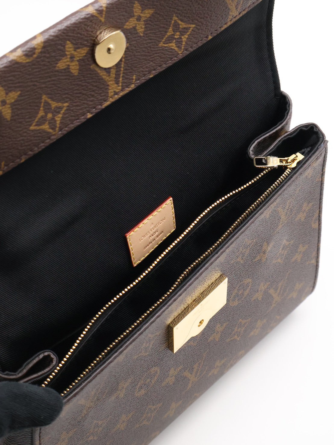 LOUIS VUITTON Cluny BB