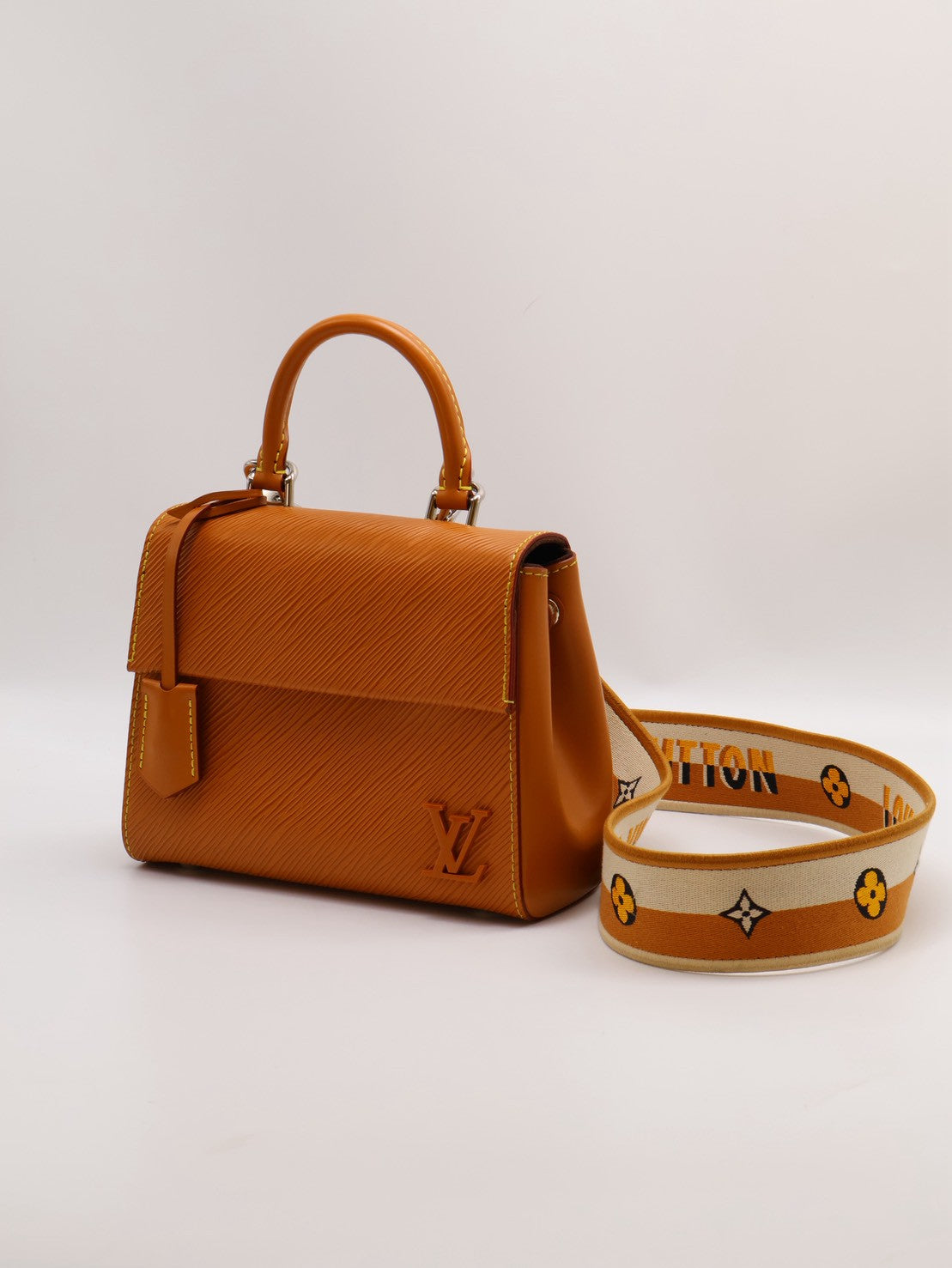 LOUIS VUITTON Cluny Mini - 棕
