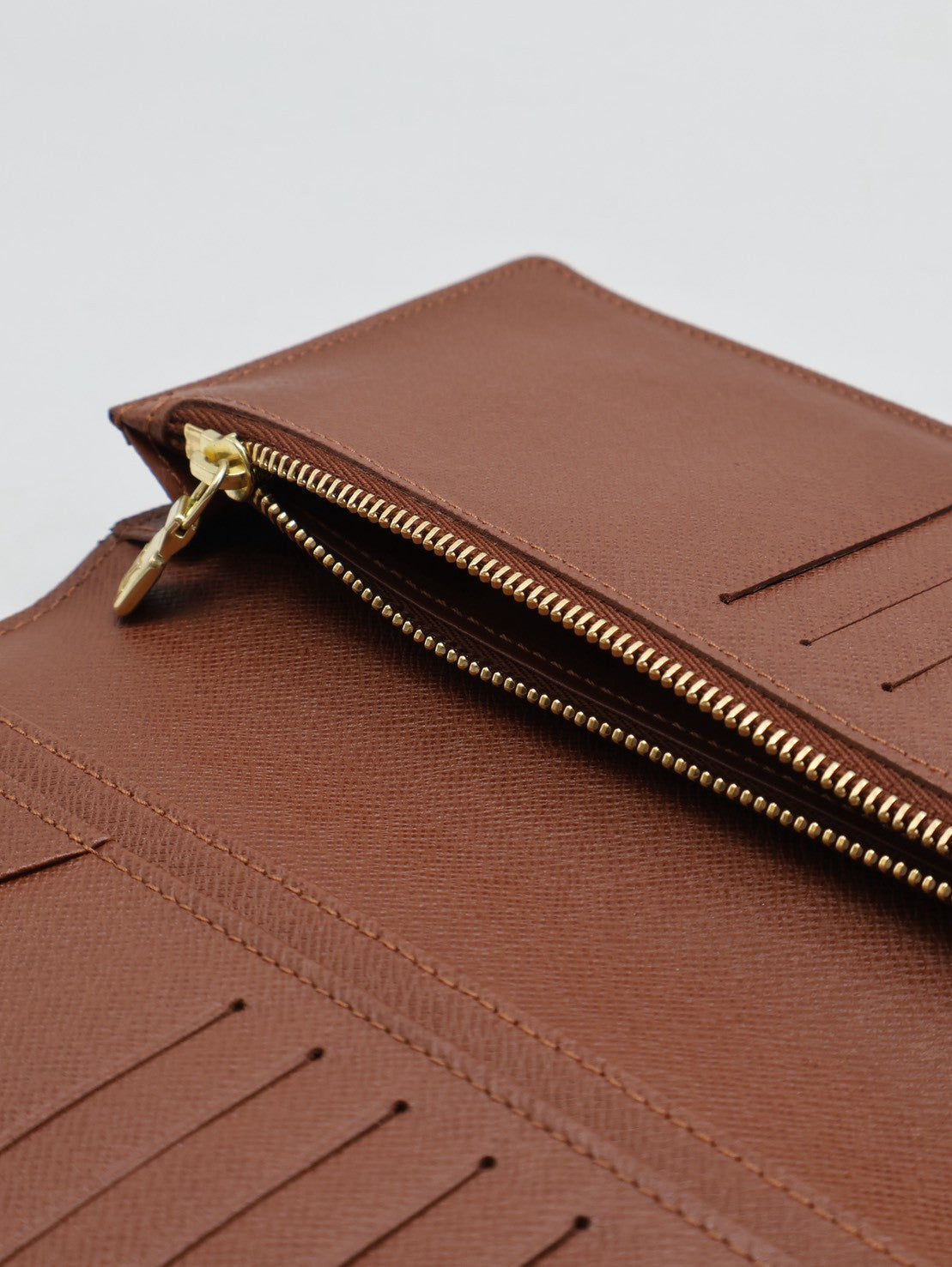 LOUIS VUITTON 經典老花雙折長夾