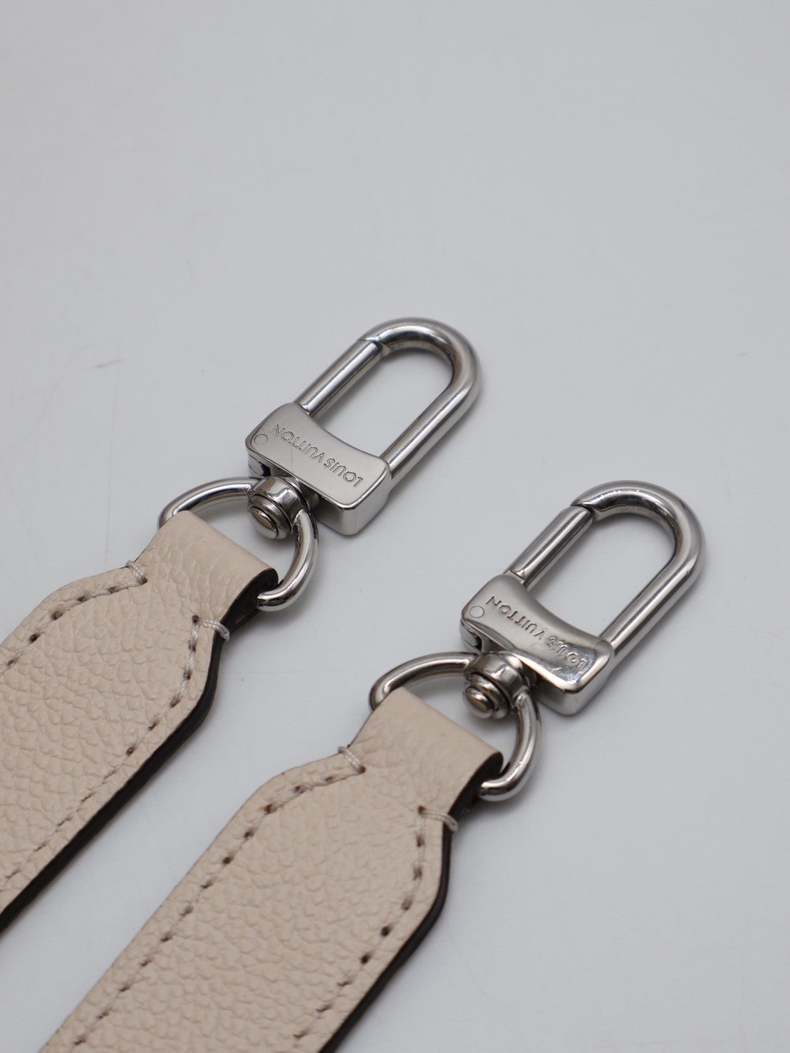 LOUIS VUITTON Marelle腋下包 - 米