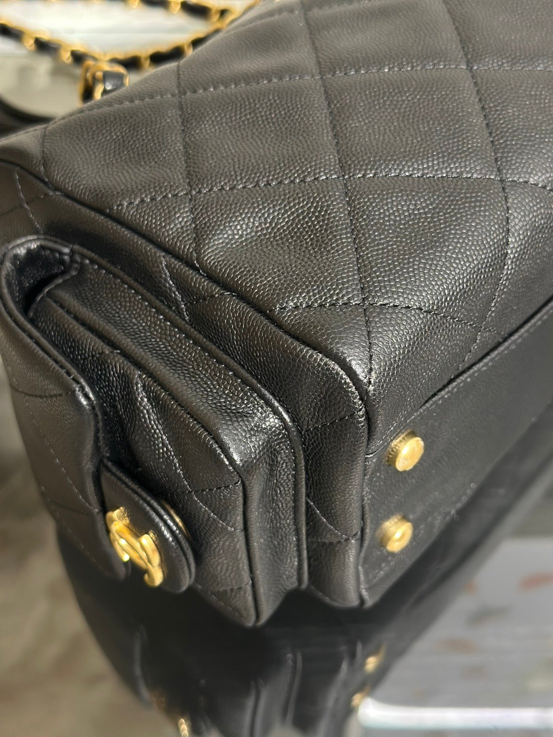 CHANEL 25K雙口袋保齡球包 - 黑金