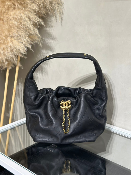 CHANEL 26C牛皮單肩嬉皮Hobo - 小號黑金