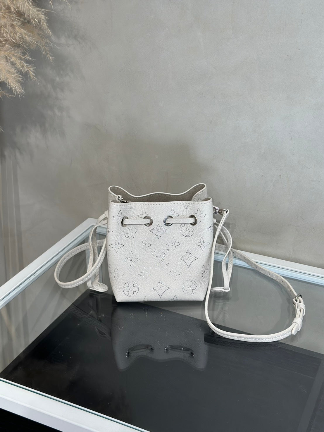 LOUIS VUITTON Mahina Pico Bella水桶包 - 白