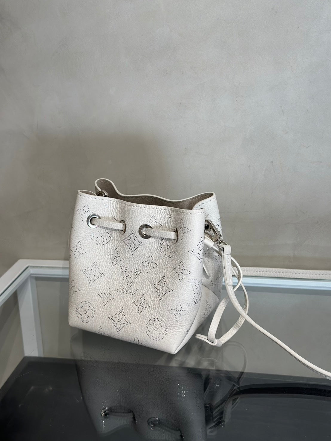 LOUIS VUITTON Mahina Pico Bella水桶包 - 白