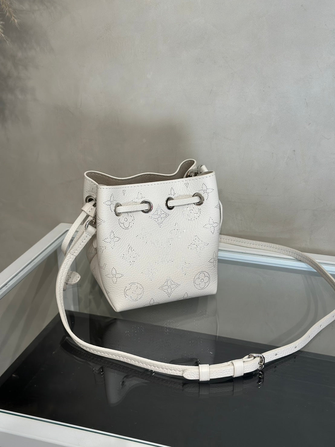 LOUIS VUITTON Mahina Pico Bella水桶包 - 白