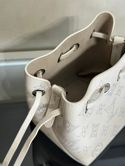 LOUIS VUITTON Mahina Pico Bella水桶包 - 白