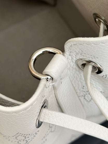 LOUIS VUITTON Mahina Pico Bella水桶包 - 白