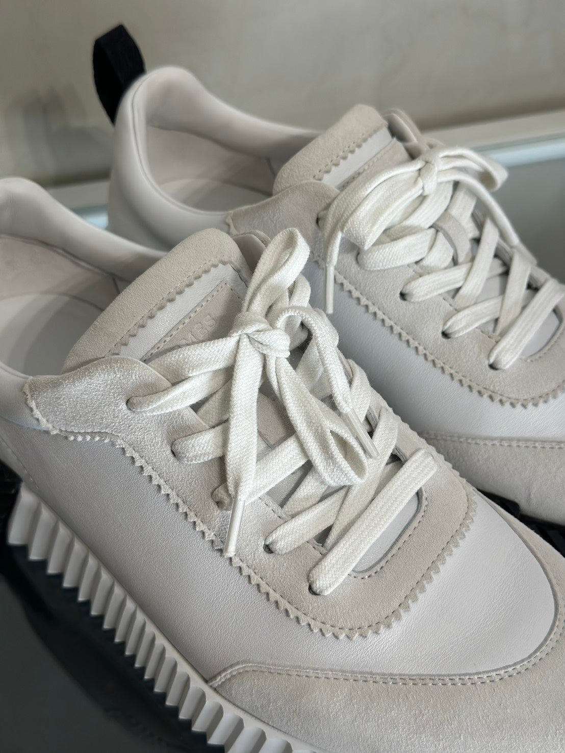 HERMES Bouncing小牛皮休閒鞋 - 白拚黑H 39.5