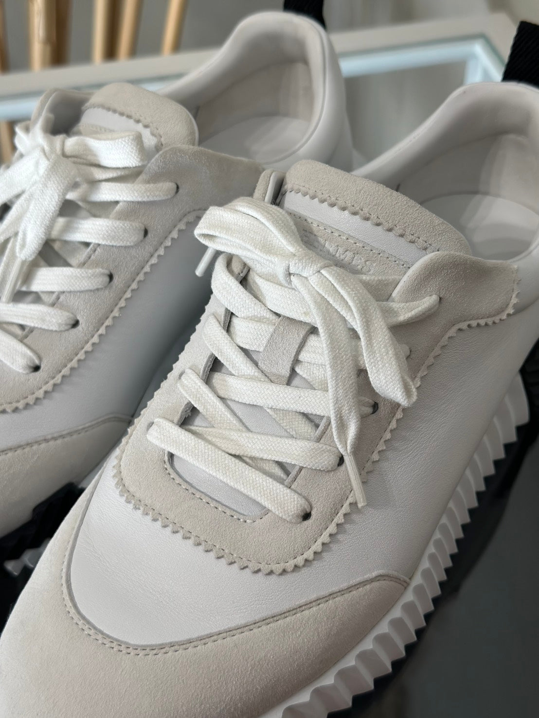 HERMES Bouncing小牛皮休閒鞋 - 白拚黑H 39.5