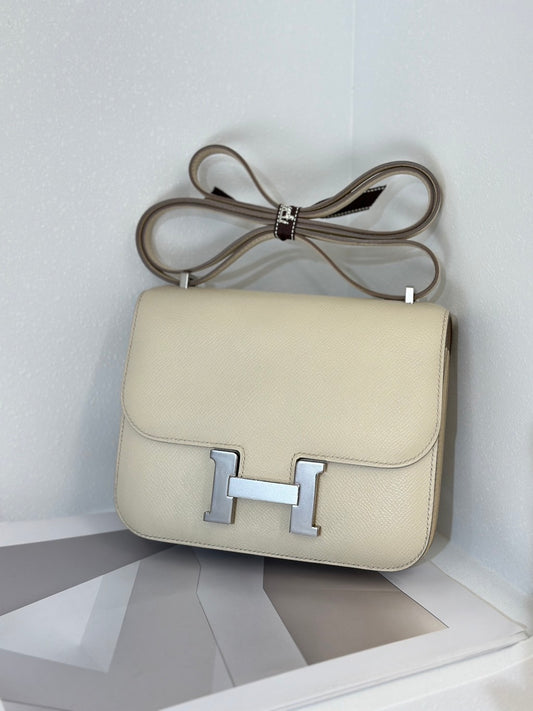 HERMES Mini Constance 19 - 奶昔白銀 D