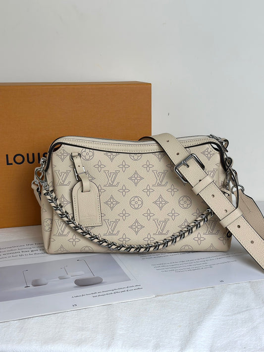 LOUIS VUITTON Hand it all - PM奶油白