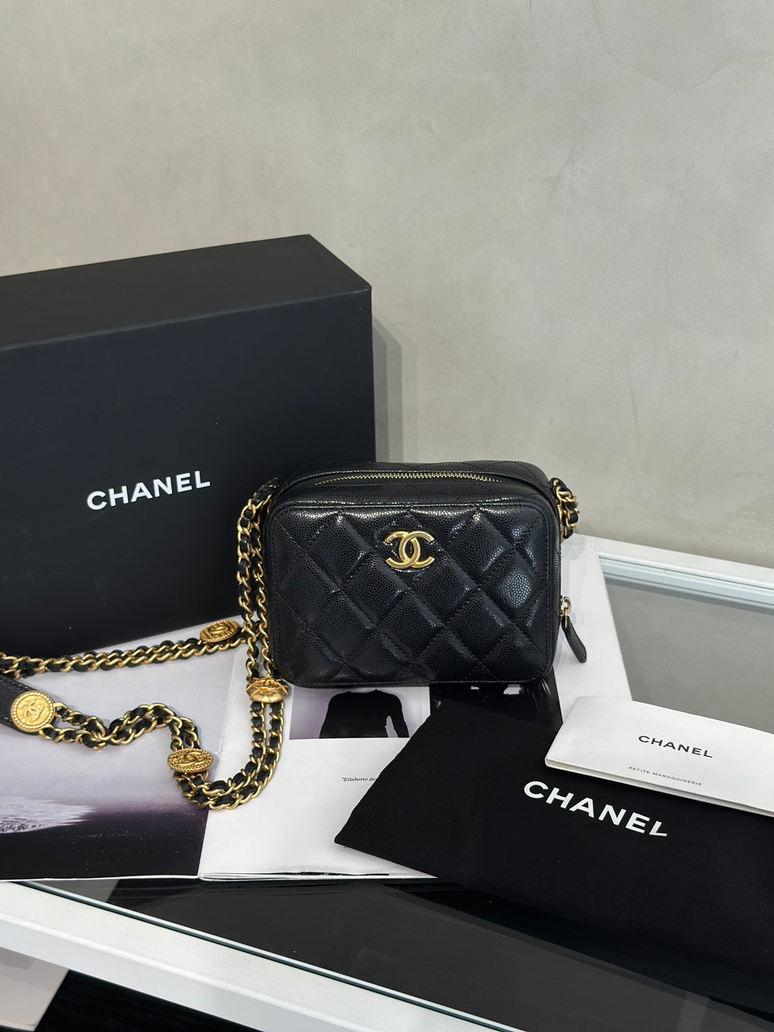 CHANEL 22A迷你相機包 - 黑金