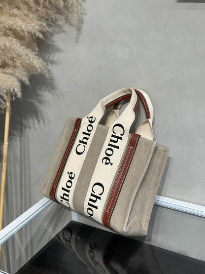 Chloe Woody Tote - 小號棕