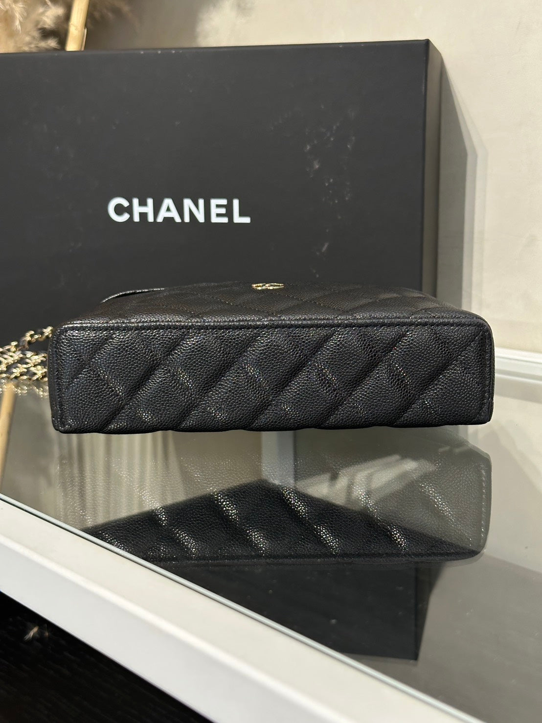 CHANEL LP粒面牛皮手提飯盒包 - 黑金