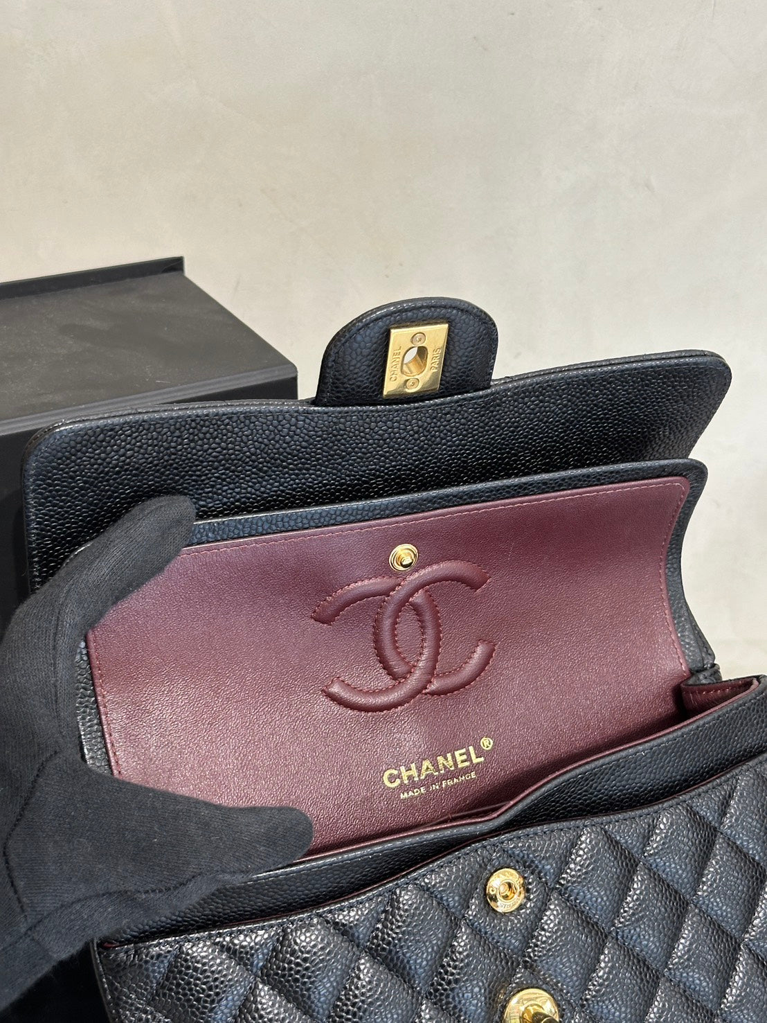 CHANEL 經典口蓋包 CF23 - 粒面牛皮黑金