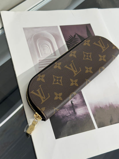 LOUIS VUITTON 經典老花六孔活頁手帳本 / 筆袋